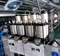 蘇州增壓缸3噸-某切邊機設(shè)備廠家